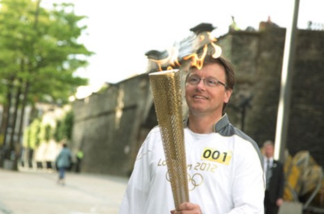 Gavin Bate olympic torch.jpg