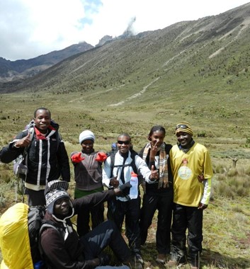 Moving Mountains Kenya - Construction Work Team